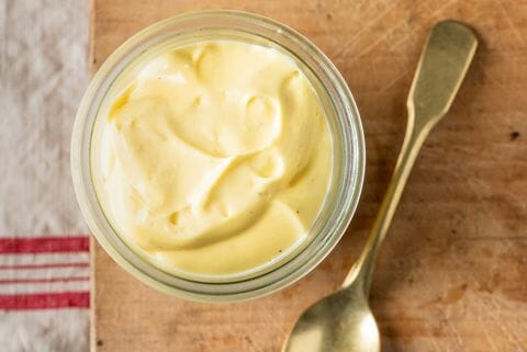 remove mayonnaise stains 1619434119